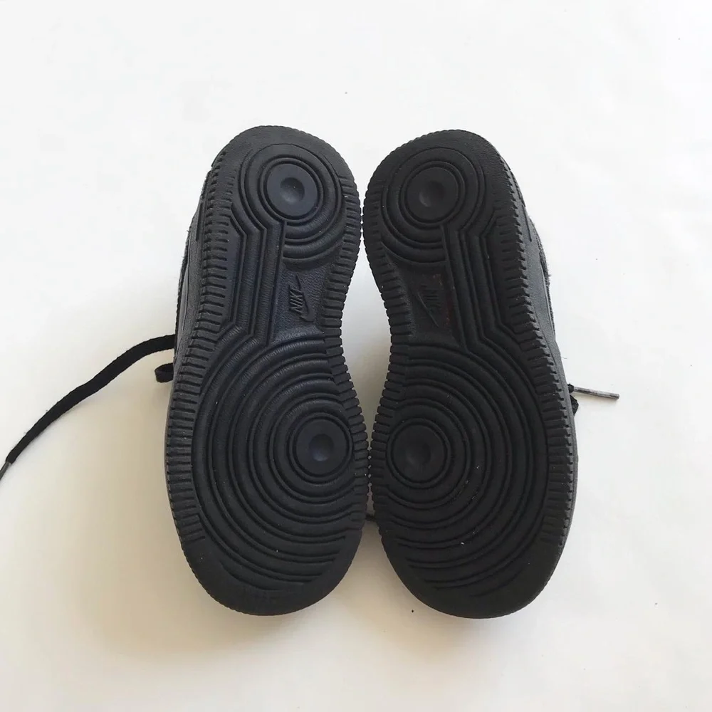 Nike black Air Force 1 EUC size 9